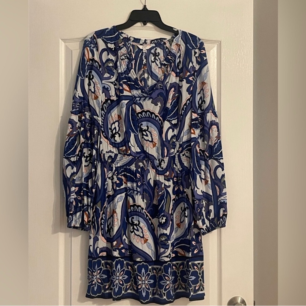 Crown & Ivy Navy and White Floral Long Sleeve Dress